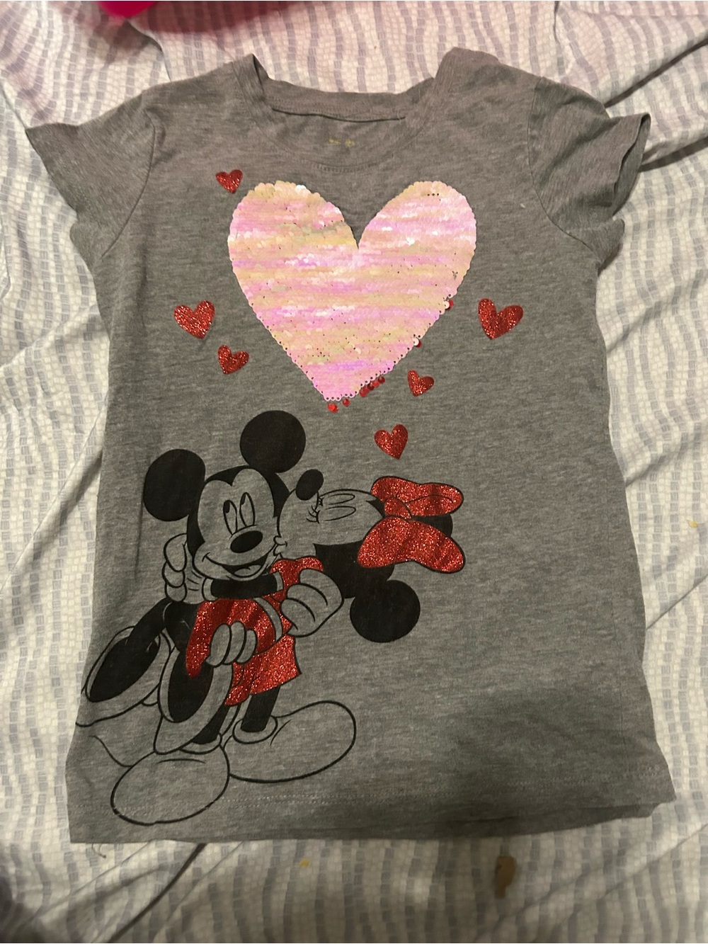 Disney Mickey Minnie Mouse Girls Size 7-8 EUC Flip Sequin Heart Gray T-Shirt